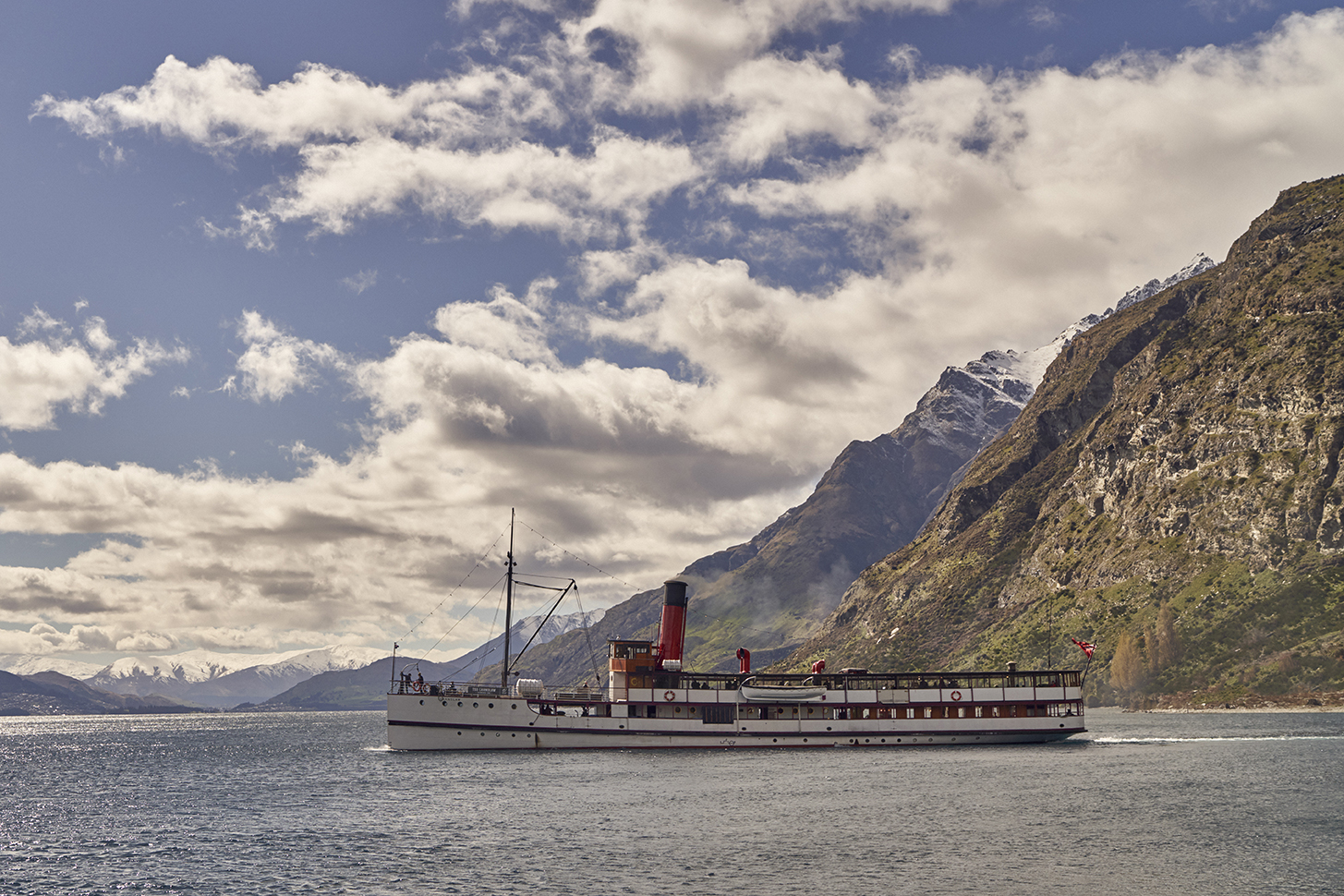 tss earnslaw evening cruise